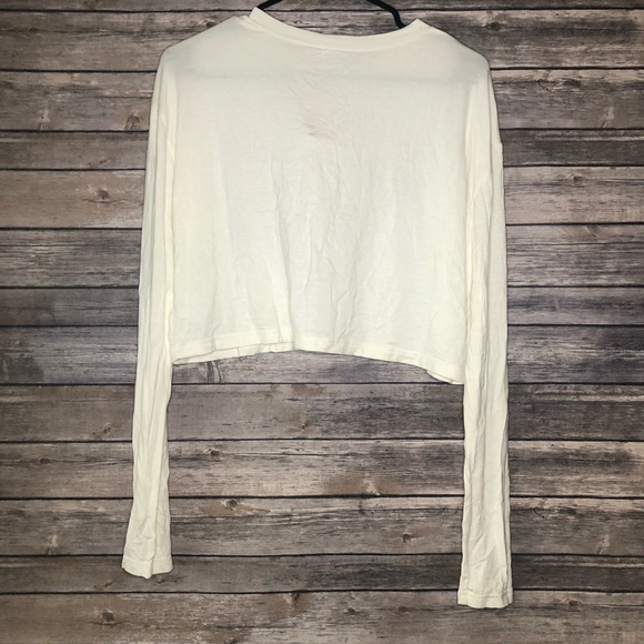 Tobi Don’t Care Crop Top - Picture 2 of 2